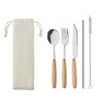 set pribora za jelo